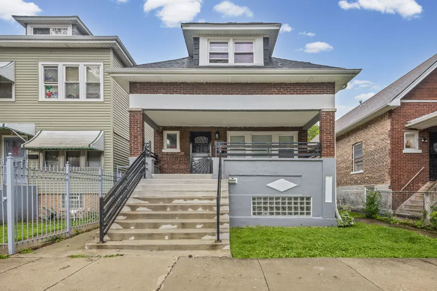 8523 S Colfax AVE, Chicago, IL 60617