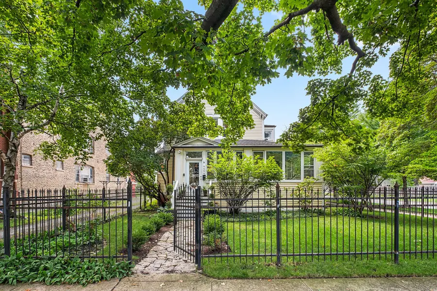4454 N Kostner AVE, Chicago, IL 60630