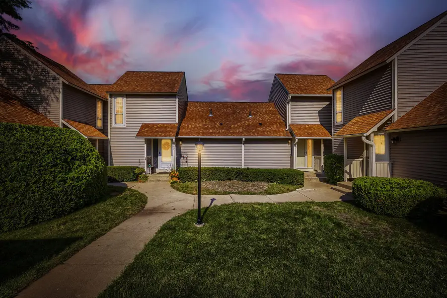 901 Vose DR, Gurnee, IL 60031