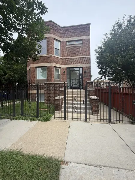 4040 W Roscoe ST #f1, Chicago, IL 60641