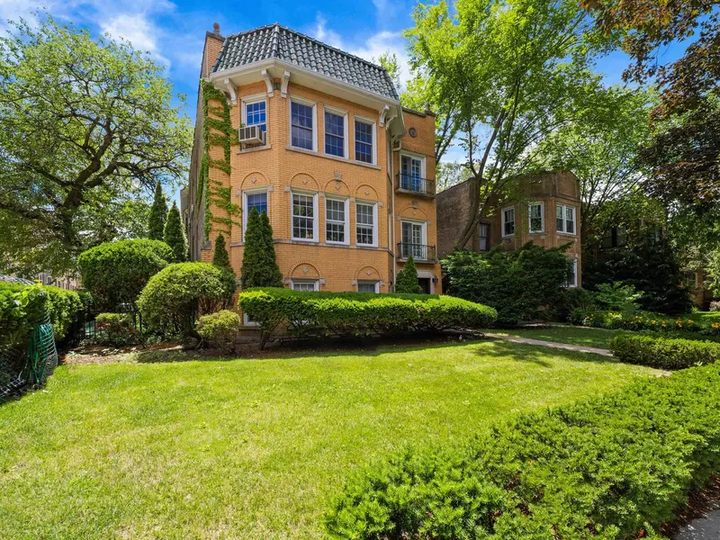 1016 Austin ST, Evanston, IL 60202