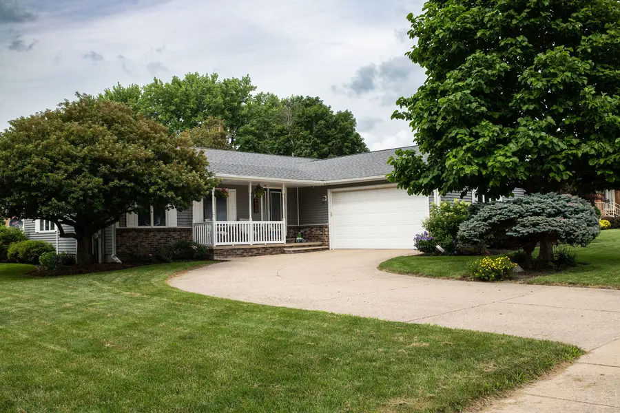 402 Kilmer ST, Ashton, IL 61006