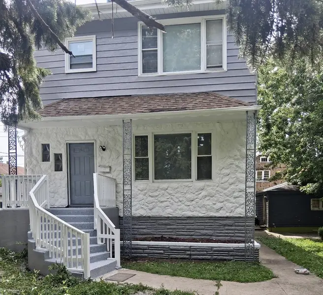8518 S Muskegon AVE, Chicago, IL 60617