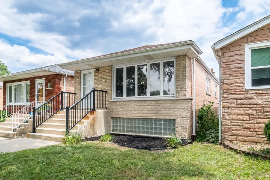 11233 S Whipple ST, Chicago, IL 60655
