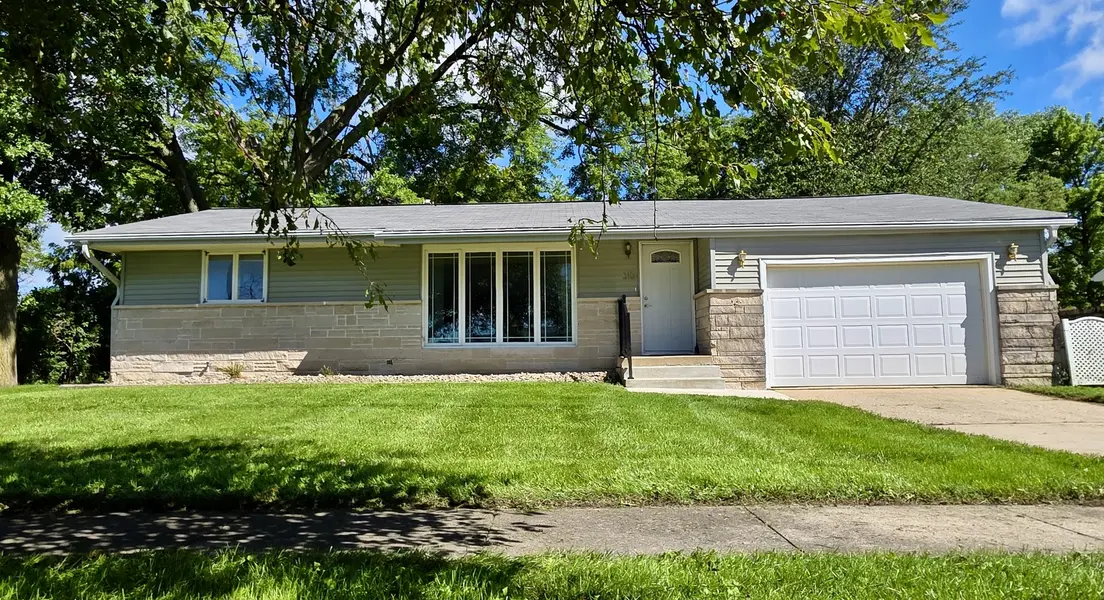 310 W 5th ST, Gridley, IL 61744