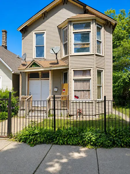 4224 W Maypole AVE, Chicago, IL 60624