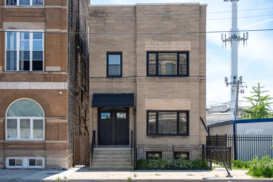 2753 W Chicago AVE, Chicago, IL 60622