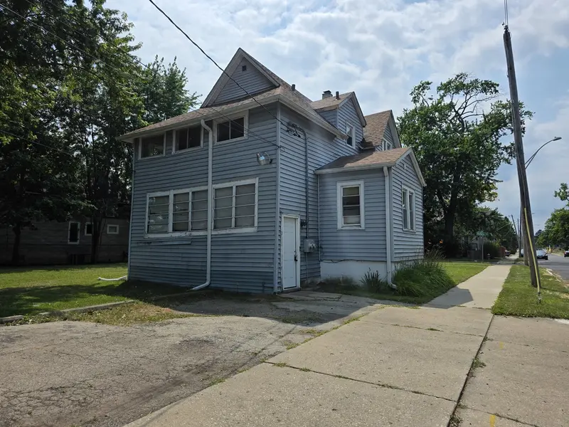 1801 Victoria AVE #2, North Chicago, IL 60064
