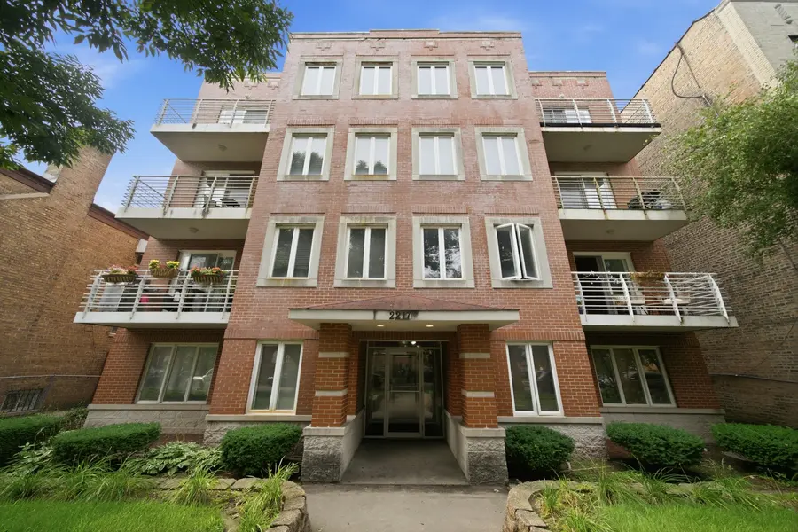 2217 W Farwell AVE #4B, Chicago, IL 60645