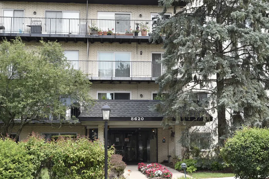 8620 Waukegan RD #105, Morton Grove, IL 60053