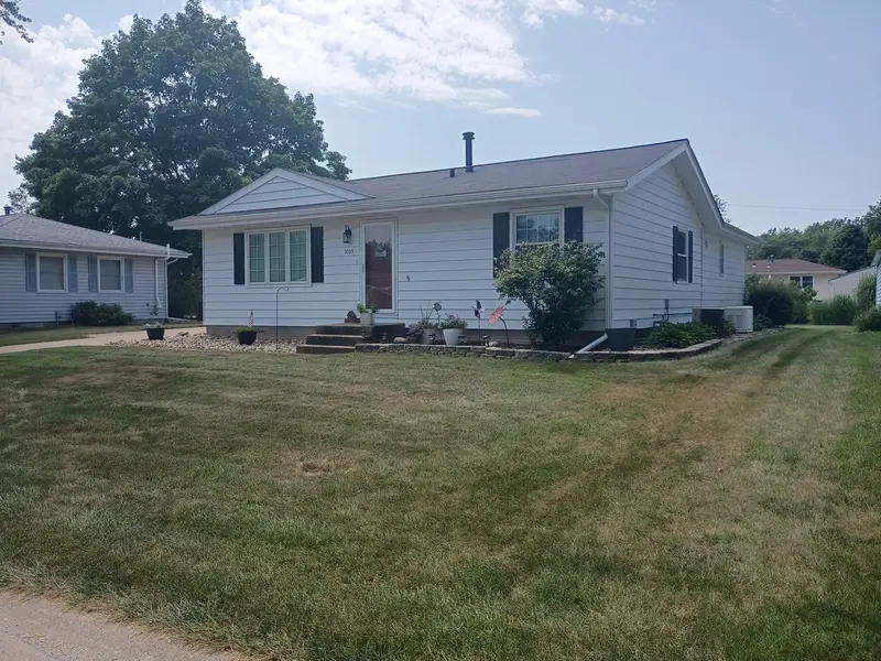 1005 16TH ST, Rapids City, IL 61275