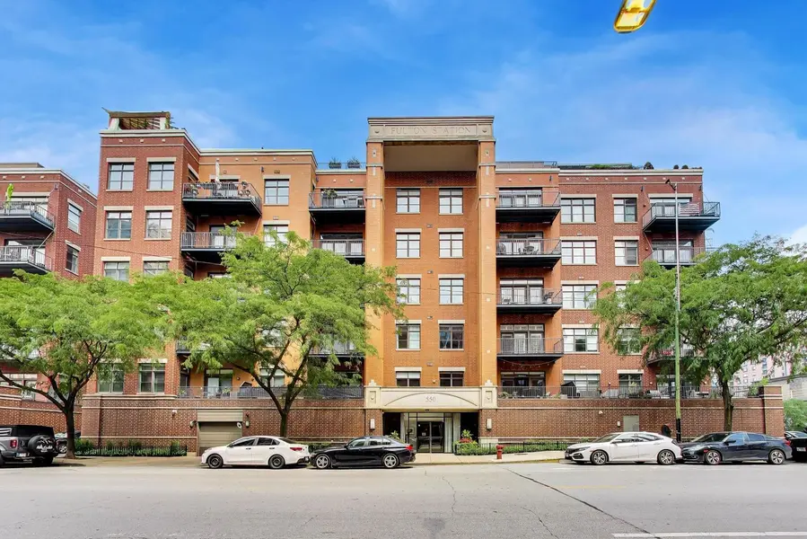 550 W Fulton ST #202, Chicago, IL 60661