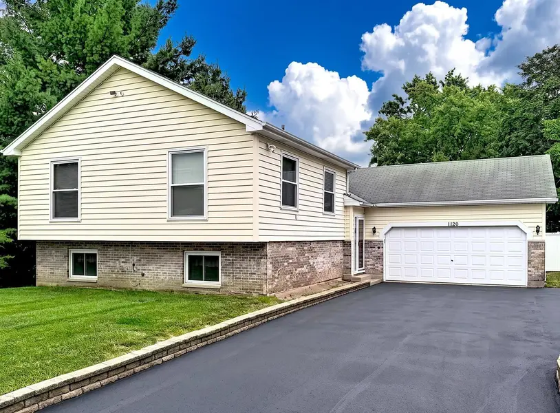 1120 Cherry ST, Lake In The Hills, IL 60156