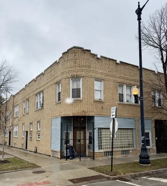2456 W Lithuanian Plaza CT, Chicago, IL 60629