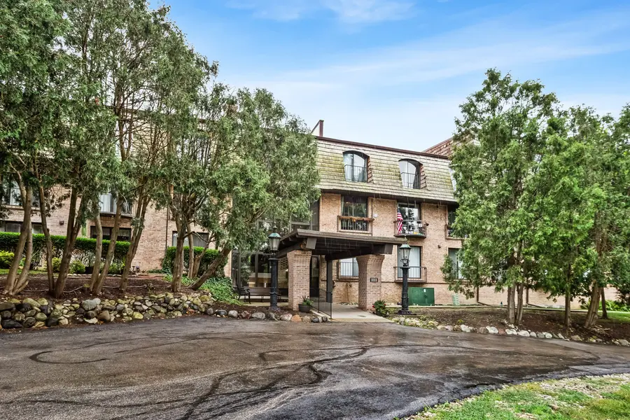600 W Russell ST #309, Barrington, IL 60010
