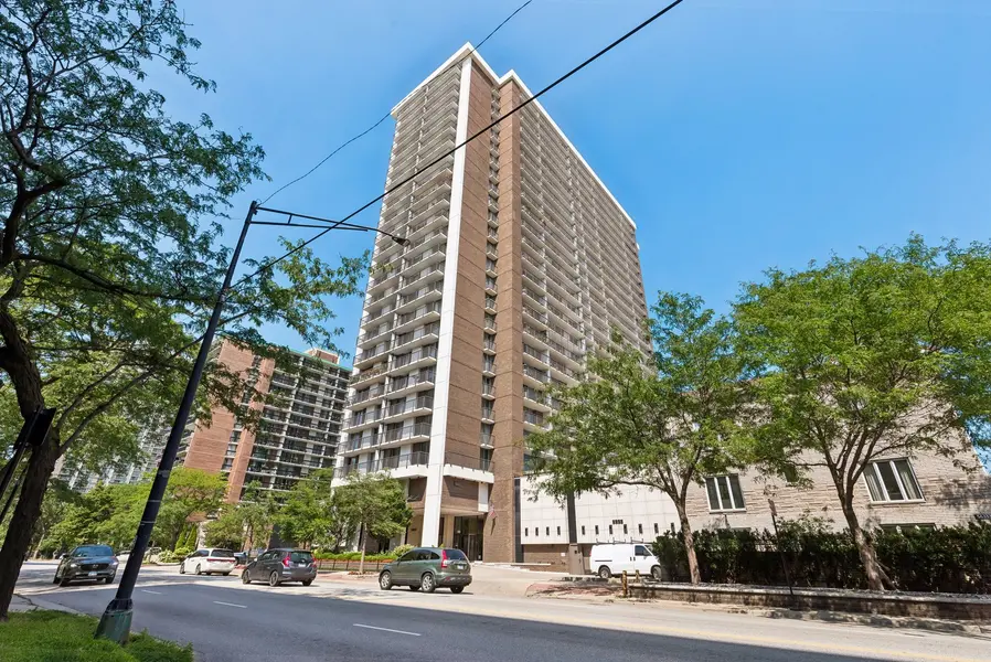 5855 N Sheridan RD #11J, Chicago, IL 60660