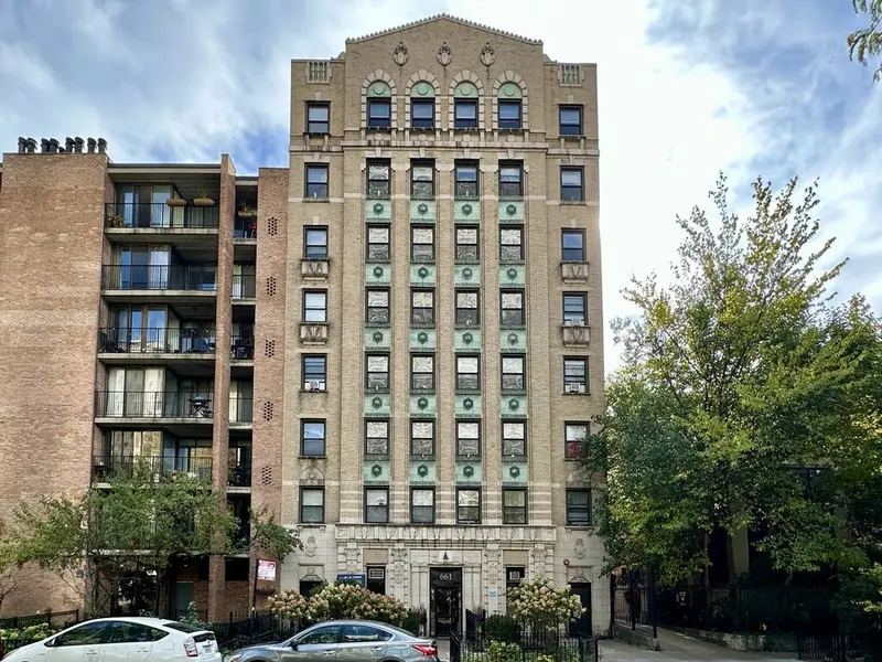 661 W Sheridan RD #507, Chicago, IL 60613