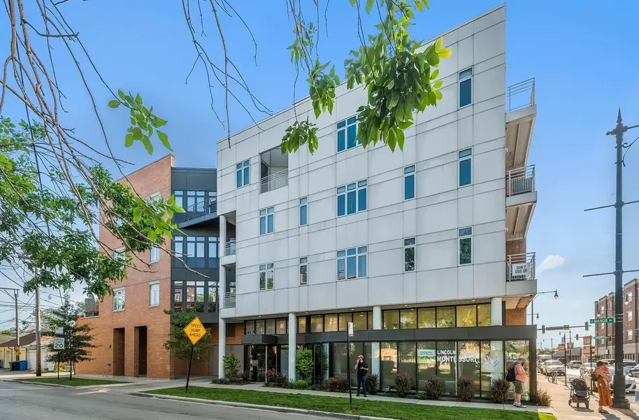 4770 N Manor AVE #304, Chicago, IL 60625