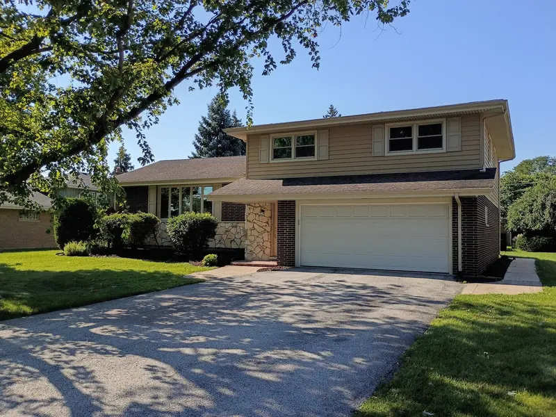 6111 W 128th ST, Palos Heights, IL 60463