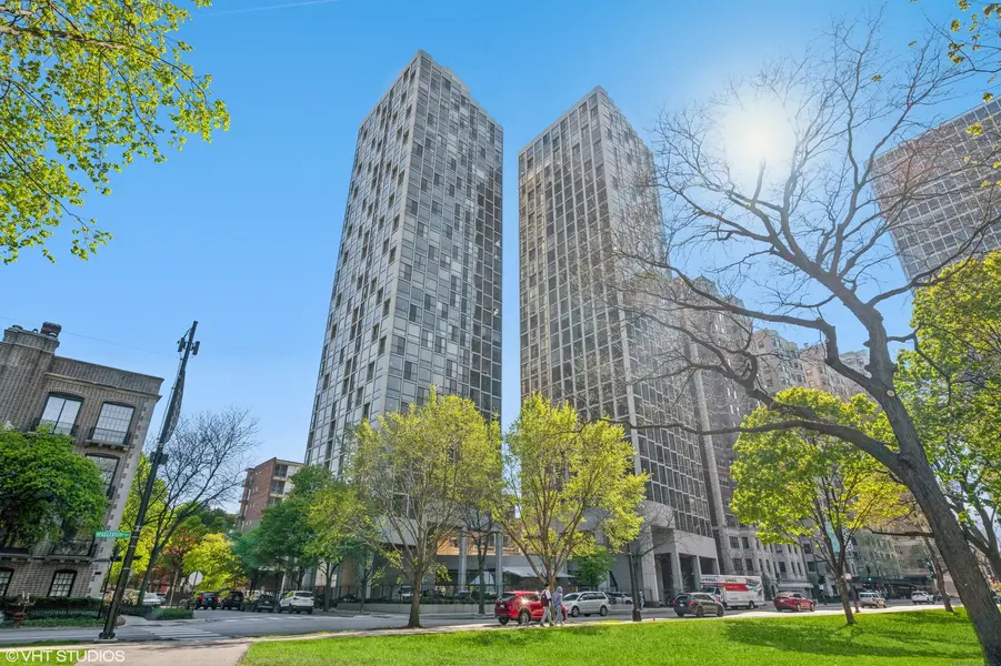 345 W Fullerton Pkwy #2501, Chicago, IL 60614
