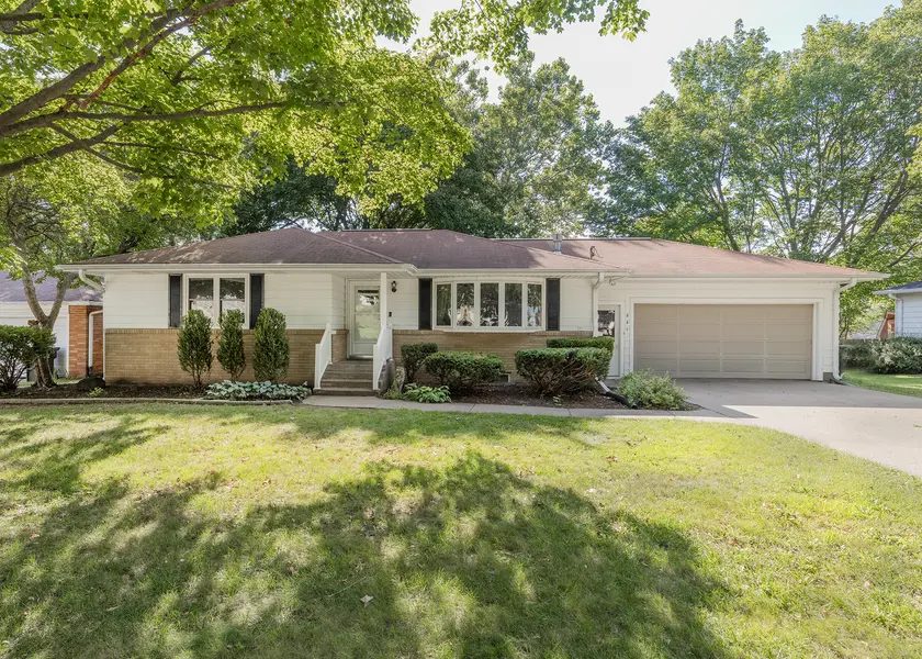 231 Hillcrest DR, Geneseo, IL 61254