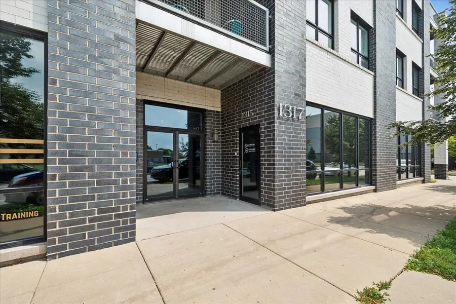 1317 N Larrabee ST #401, Chicago, IL 60610
