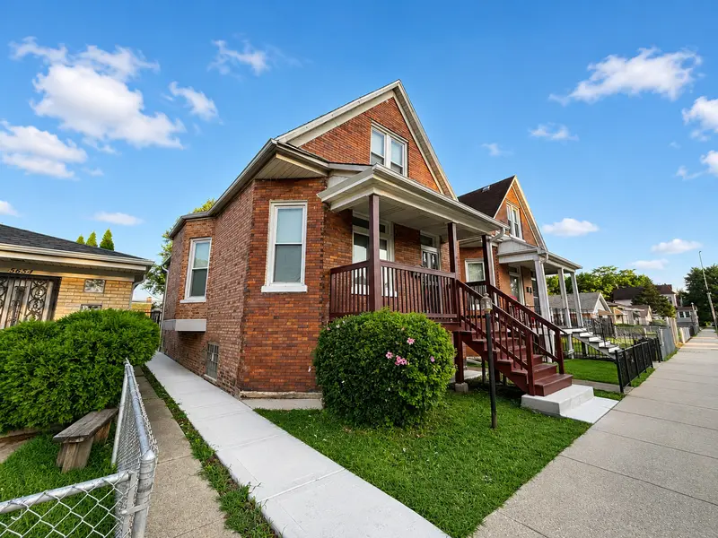 5652 S Shields AVE, Chicago, IL 60621