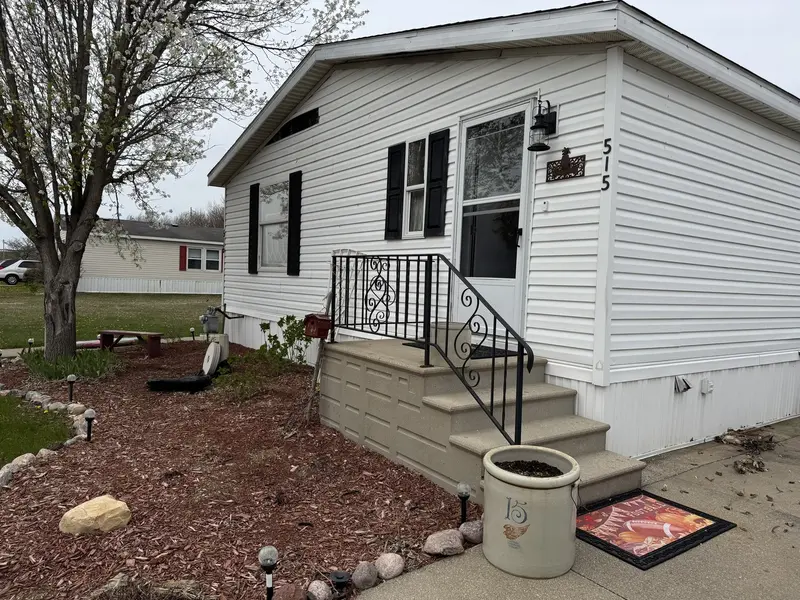 515 Michael LN, Chenoa, IL 61726