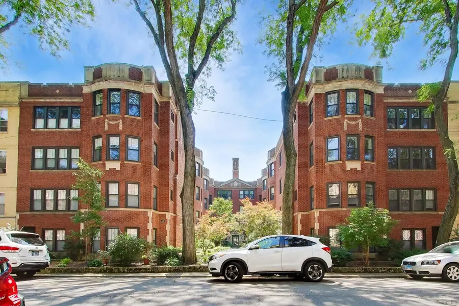 1427 W Elmdale AVE #2B, Chicago, IL 60660