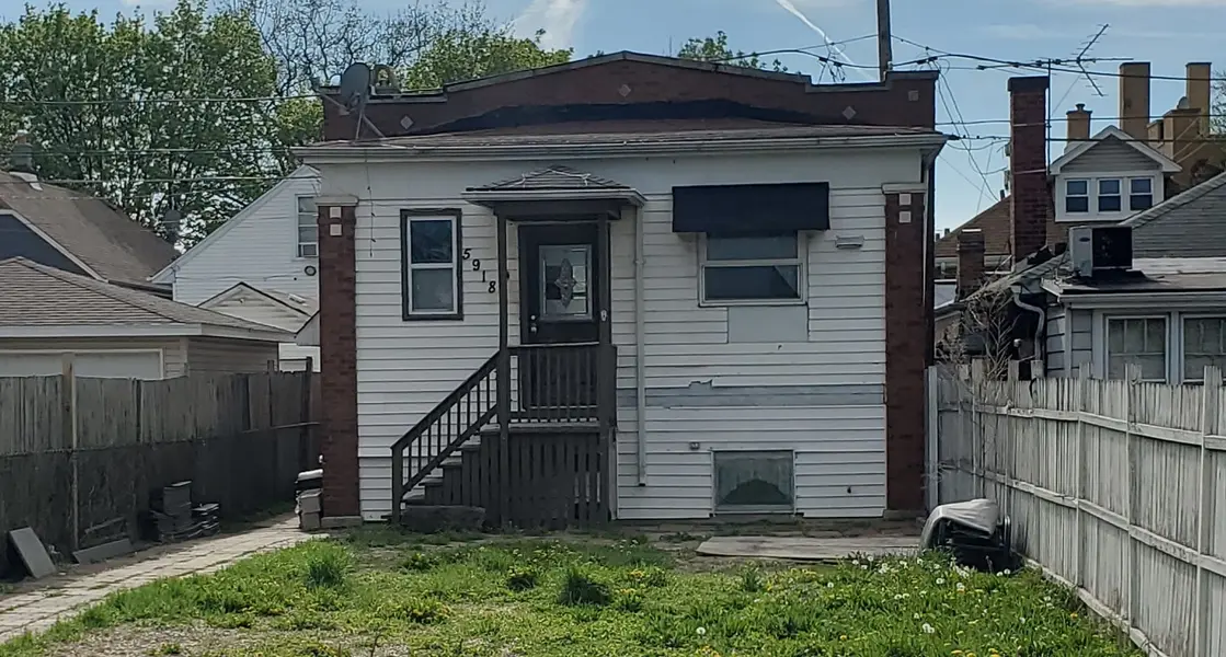5918 S Albany AVE, Chicago, IL 60629