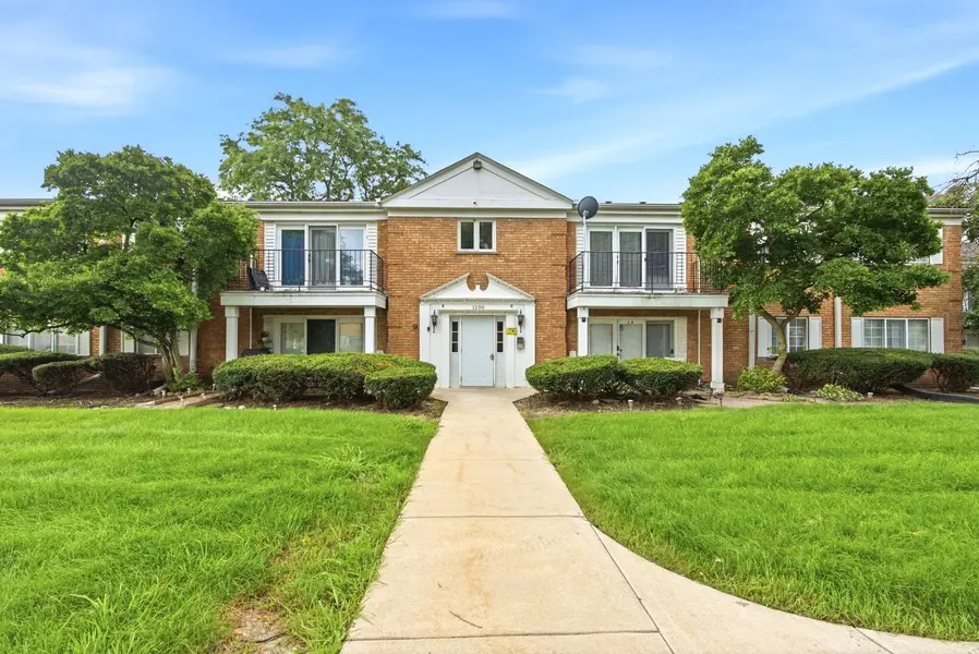 1100 N Farnsworth AVE #2F, Aurora, IL 60505
