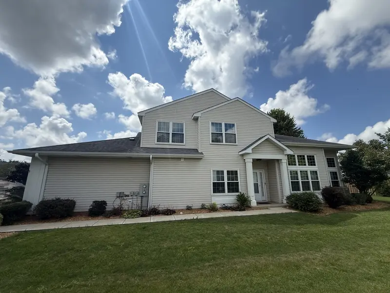 33 S Barton TRL, Batavia, IL 60510