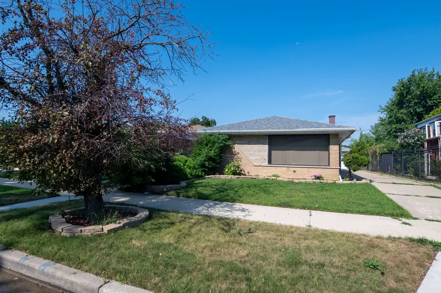 9334 S Cregier AVE, Chicago, IL 60617