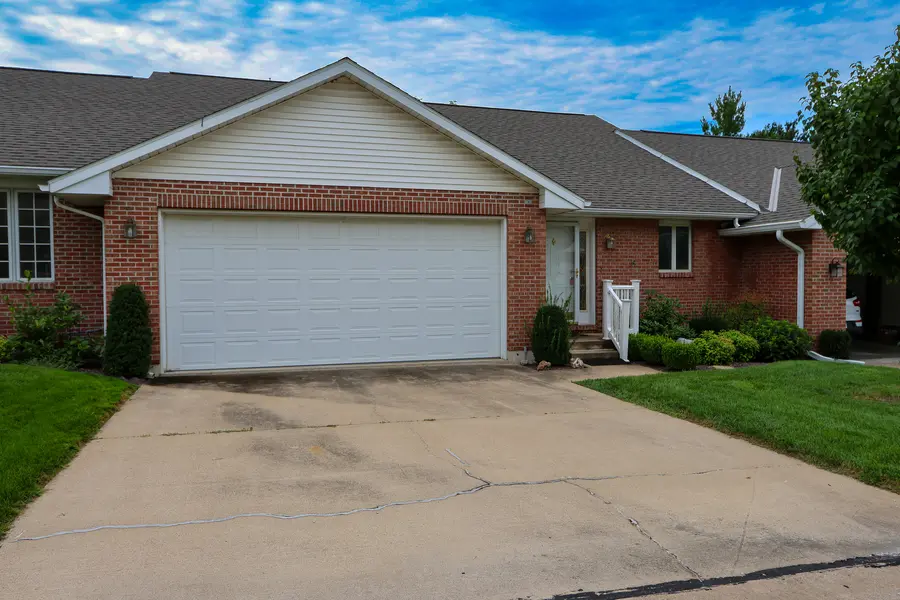 503 Donegal DR, Quincy, IL 62305