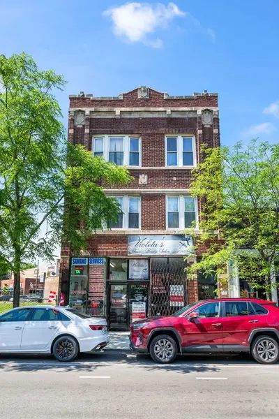 2822 N Milwaukee AVE, Chicago, IL 60618