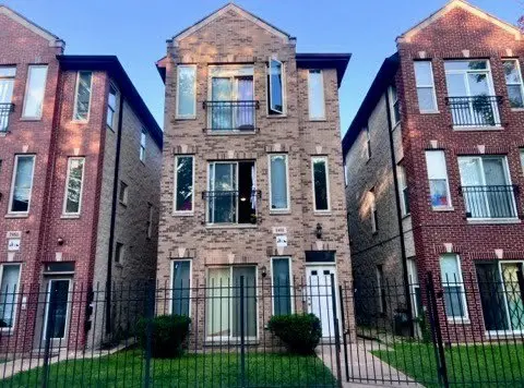 7955 S Manistee AVE, Chicago, IL 60617