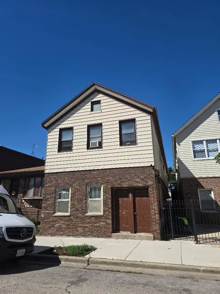 3030 S Poplar AVE, Chicago, IL 60608