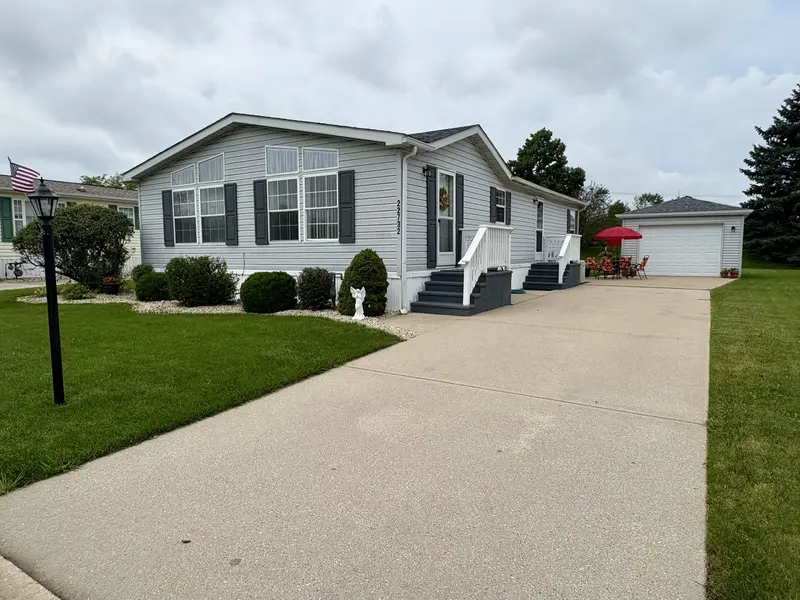 22732 Olympia DR, Frankfort, IL 60423