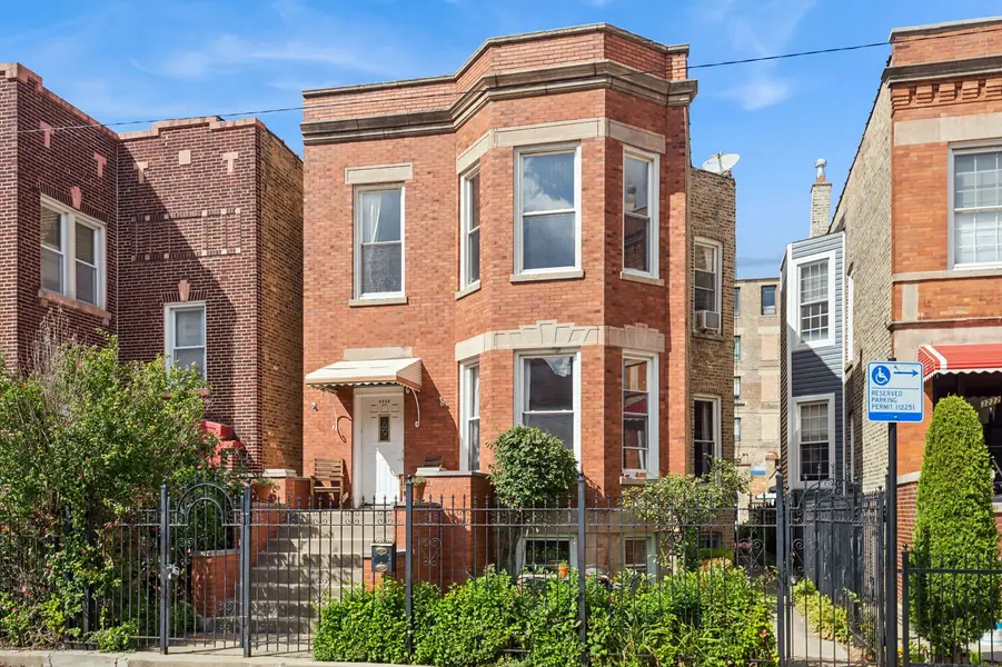 3226 W Thomas ST, Chicago, IL 60651