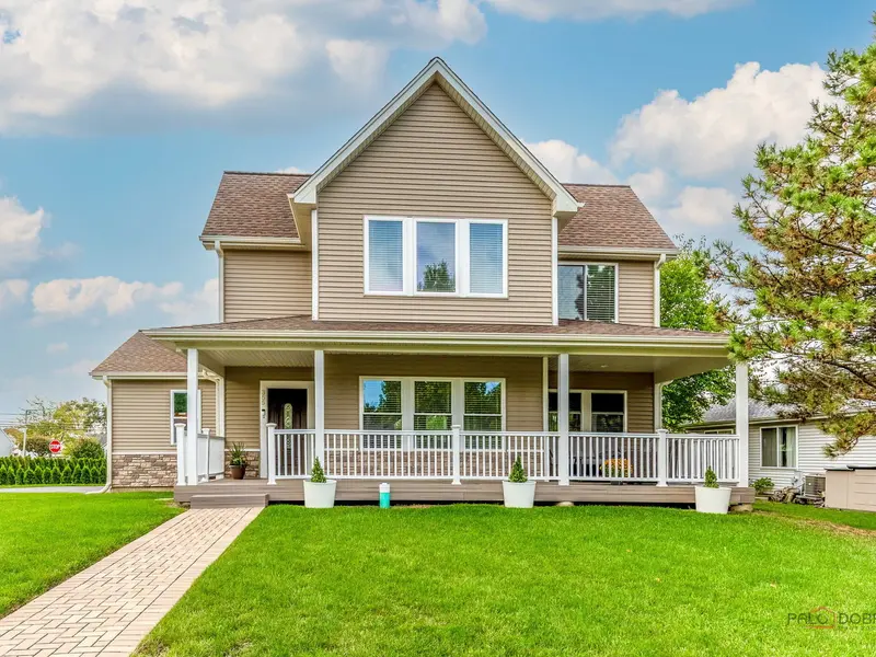 355 Woodhill LN, Lake Villa, IL 60046