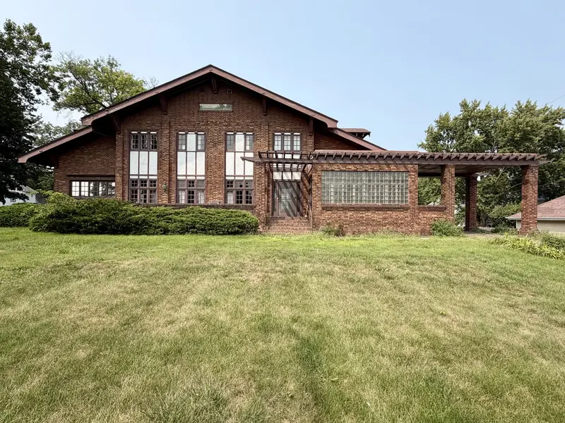 109 W Macon ST, Clinton, IL 61727