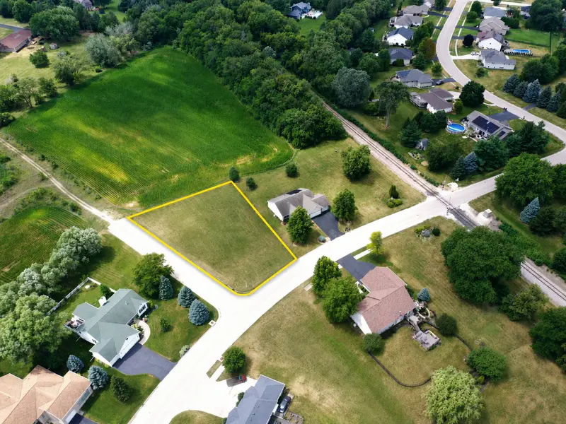 1355 Sandypoint DR, Machesney Park, IL 61103