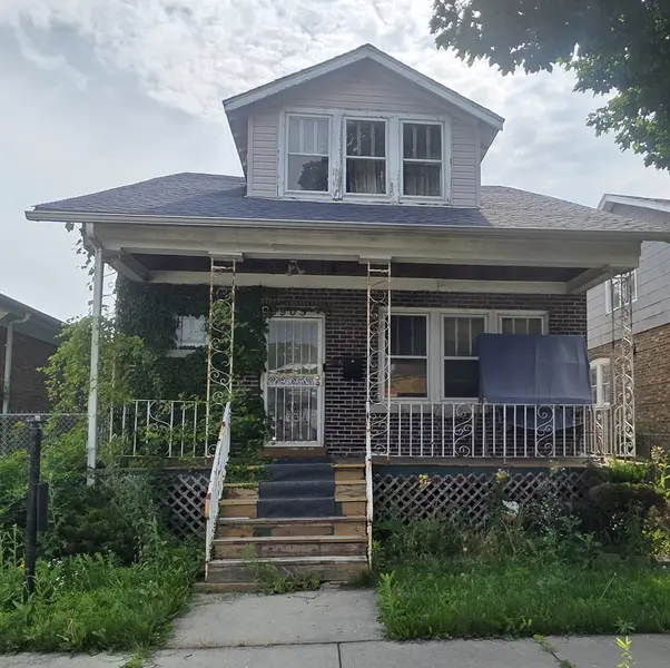 9905 S Yale AVE, Chicago, IL 60628