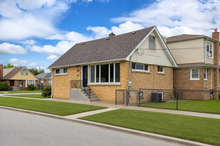 9700 S Princeton AVE, Chicago, IL 60628