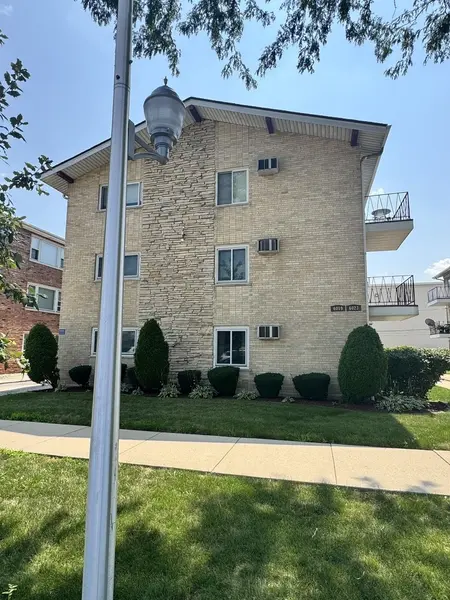6023 W 64th PL #9, Chicago, IL 60638