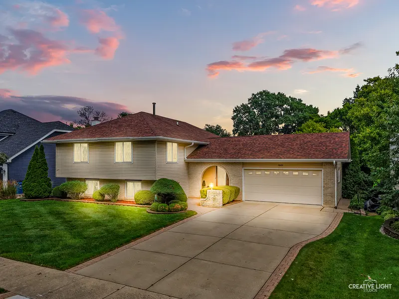 3149 Venard RD, Downers Grove, IL 60515