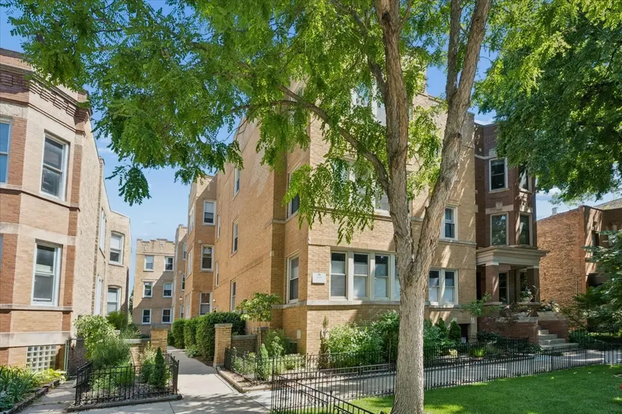 1930 W Addison ST #1S, Chicago, IL 60613