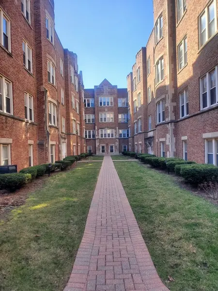 50 N Menard AVE #A2, Chicago, IL 60644