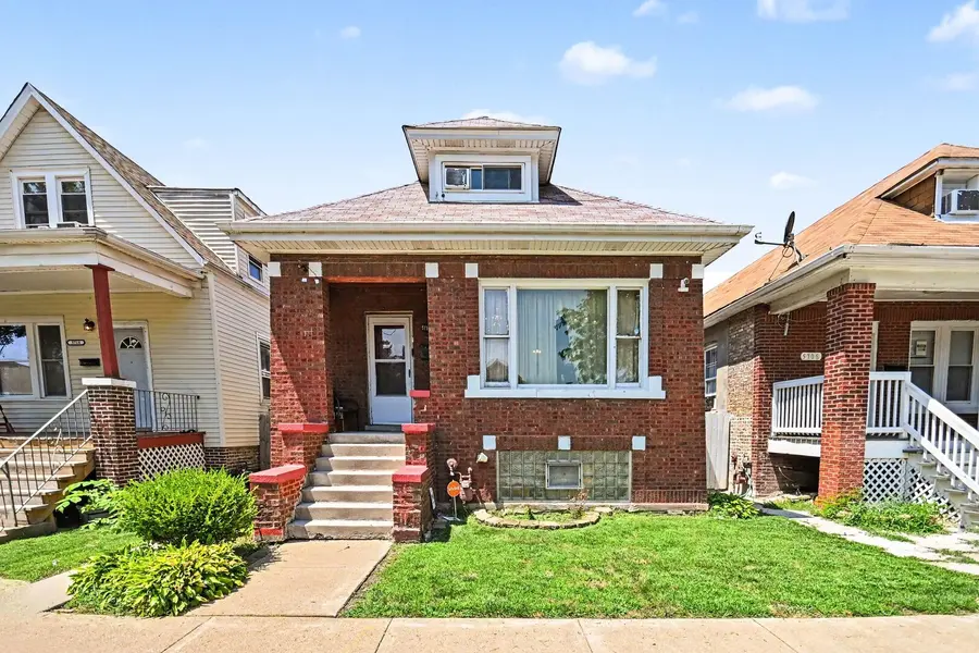 5710 S Washtenaw AVE, Chicago, IL 60629