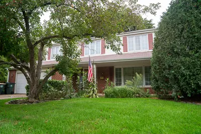 3235 N Volz DR E, Arlington Heights, IL 60004